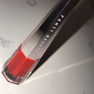 FENTY BEAUTY Stunna Lip Paint